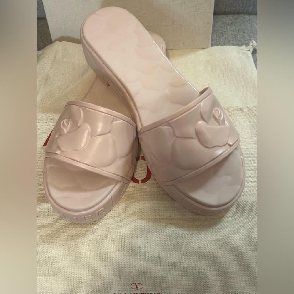 🎉HP🎉Valentino Garavani Atelier PRISTINE Rose Slide Sandal - Picture 9 of 14